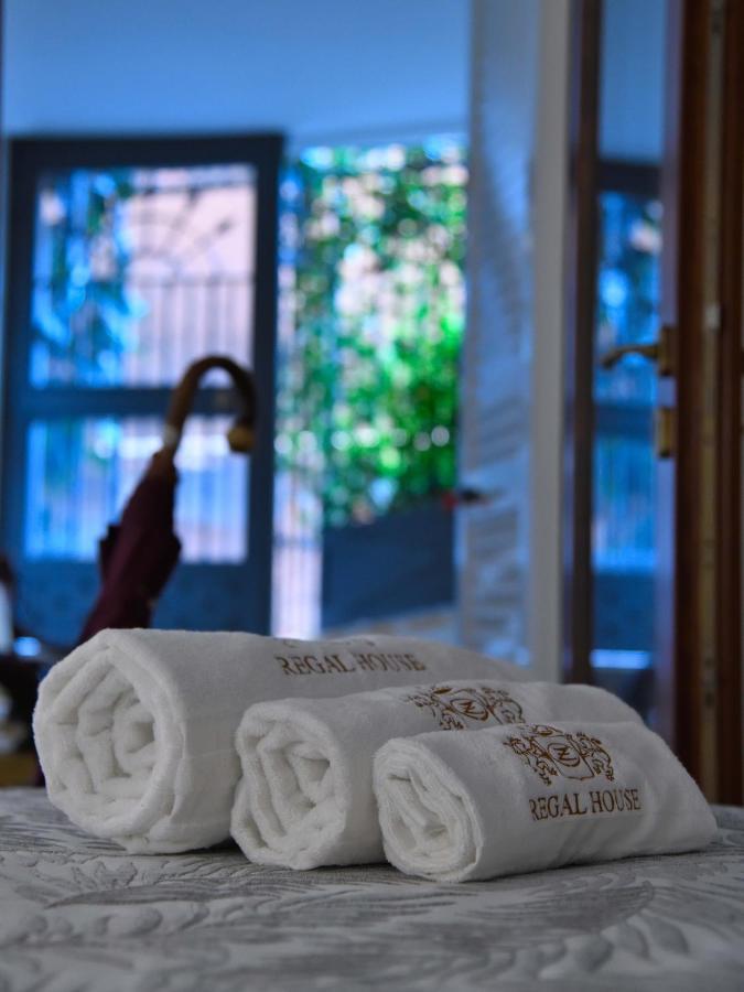 מלון Regal House Roma Capucci 6 מראה חיצוני תמונה