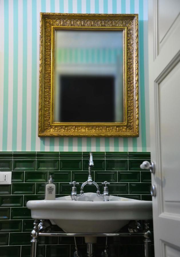 מלון Regal House Roma Capucci 6 מראה חיצוני תמונה