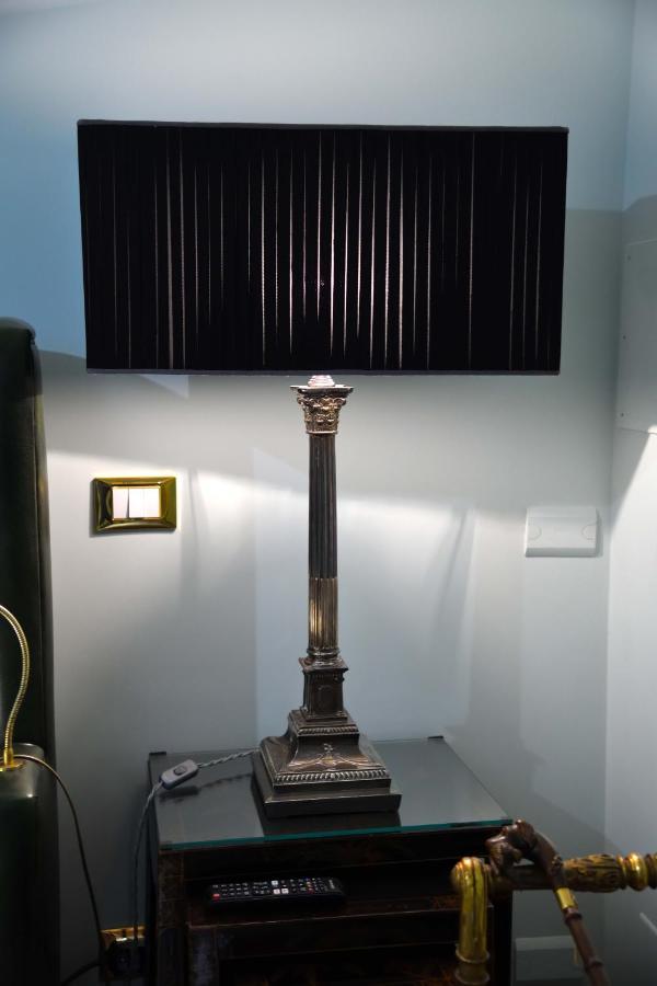 מלון Regal House Roma Capucci 6 מראה חיצוני תמונה
