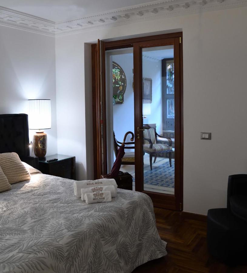 מלון Regal House Roma Capucci 6 מראה חיצוני תמונה