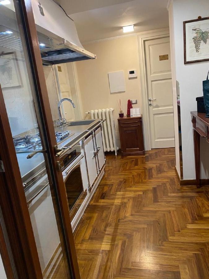 מלון Regal House Roma Capucci 6 מראה חיצוני תמונה